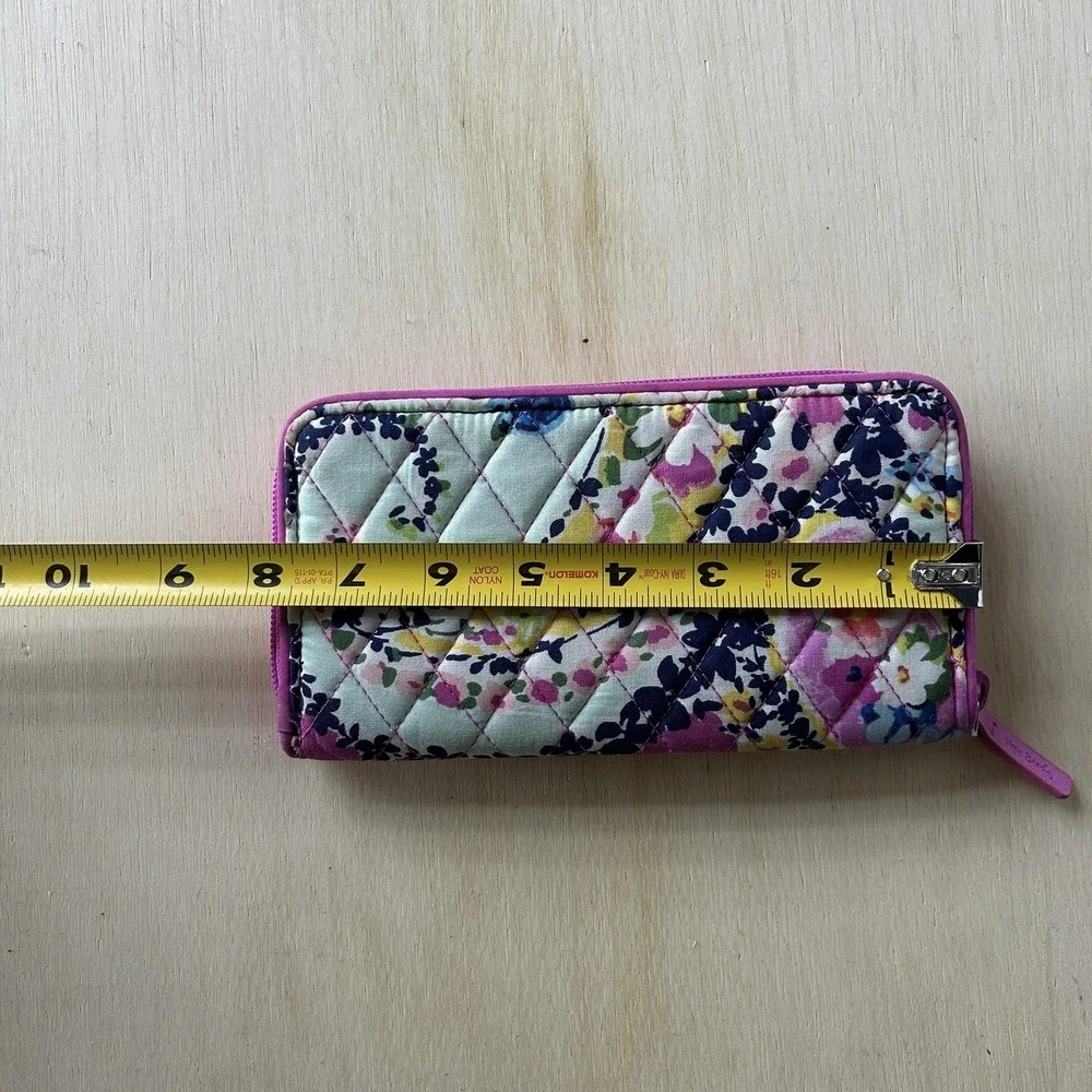 Quilted‎ Floral Wallet Womens One Size Zip Around Cotton Multicolor Card Holder